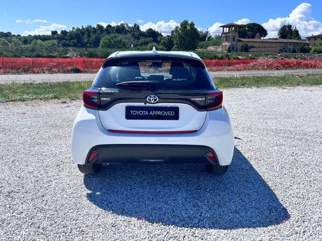 TOYOTA Yaris 1.5h trend