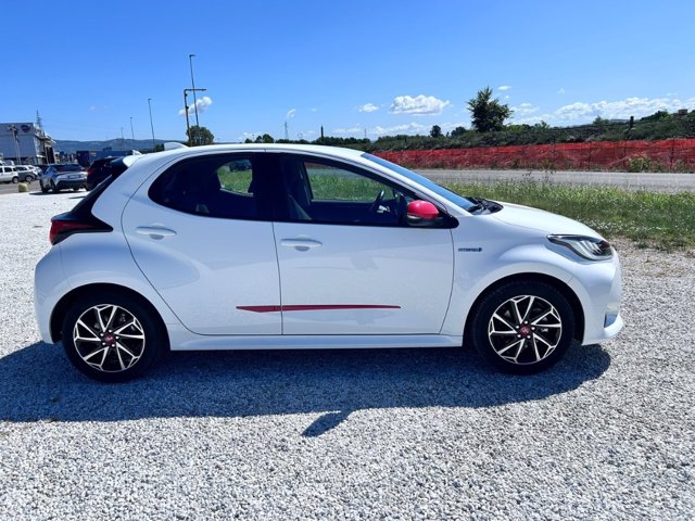 TOYOTA Yaris 1.5h trend