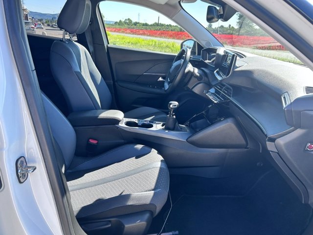 PEUGEOT 2008 1.2 puretech allure navi pack s&s 130cv