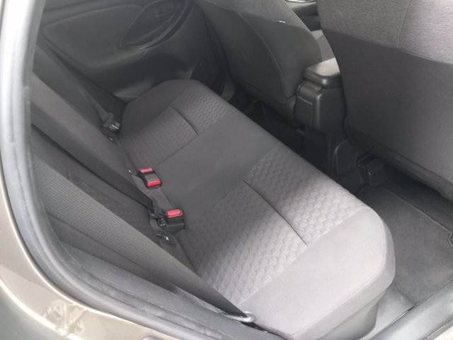 TOYOTA Yaris 1.5h trend