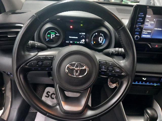 TOYOTA Yaris 1.5h trend