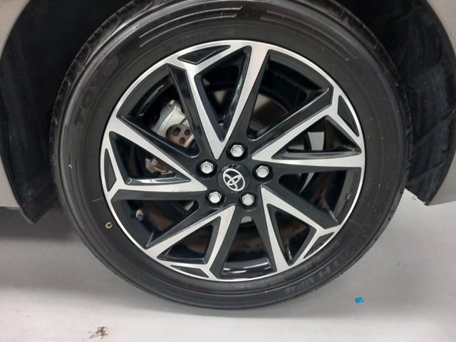 TOYOTA Yaris 1.5h trend
