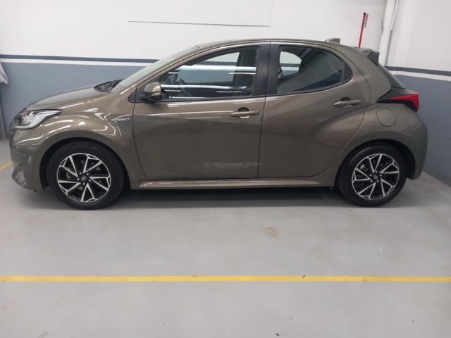TOYOTA Yaris 1.5h trend