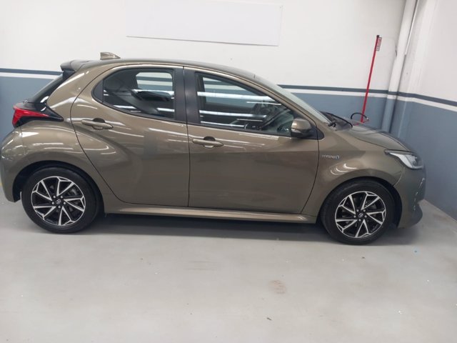 TOYOTA Yaris 1.5h trend