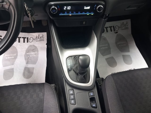 TOYOTA Yaris 1.5 Hybrid 5 porte Active