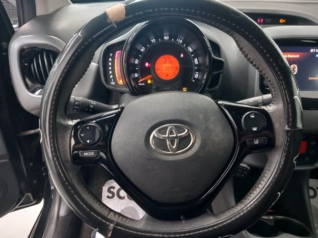TOYOTA Aygo 5p 1.0 x-play 72cv