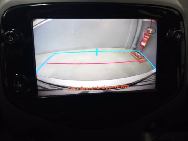 TOYOTA Aygo 5p 1.0 x-play 72cv