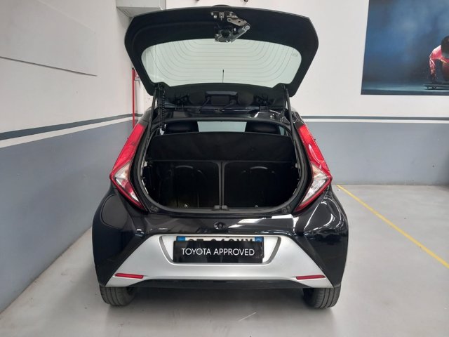 TOYOTA Aygo 5p 1.0 x-play 72cv