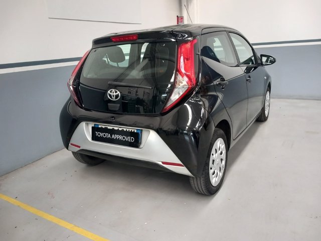 TOYOTA Aygo 5p 1.0 x-play 72cv