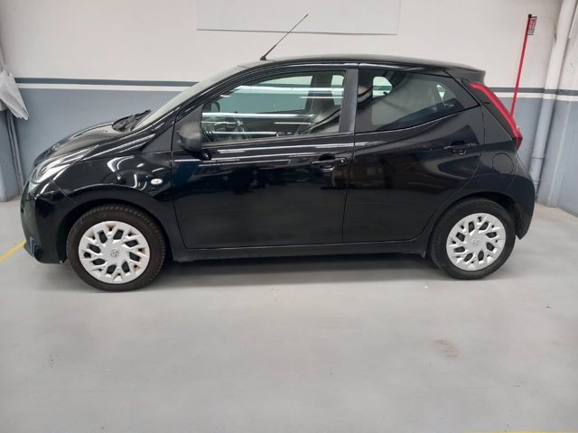 TOYOTA Aygo 5p 1.0 x-play 72cv