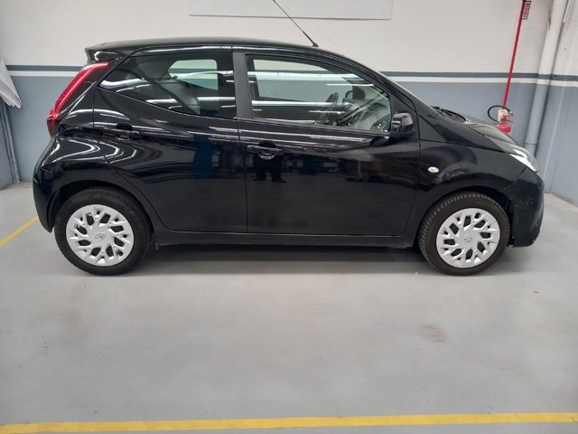 TOYOTA Aygo 5p 1.0 x-play 72cv