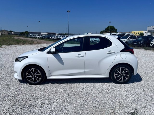 TOYOTA Yaris 1.5h trend