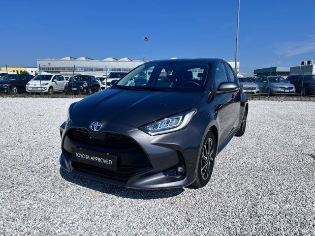 TOYOTA Yaris 1.0 trend