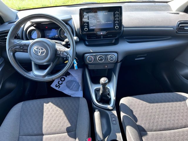 TOYOTA Yaris 1.0 trend
