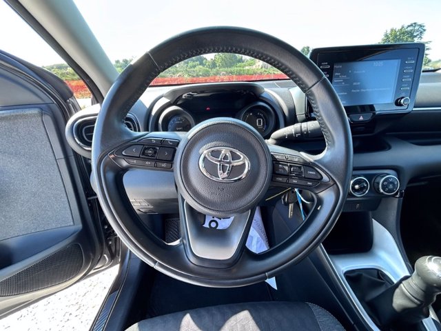 TOYOTA Yaris 1.0 trend