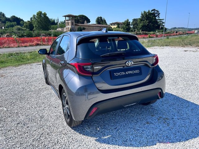 TOYOTA Yaris 1.0 trend