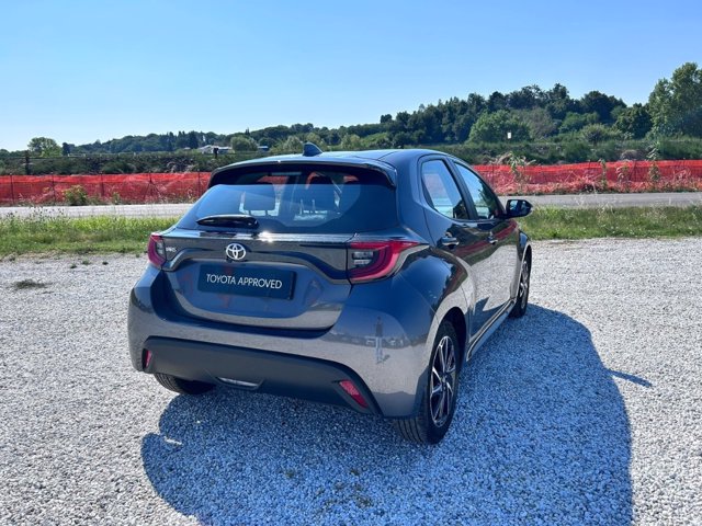 TOYOTA Yaris 1.0 trend