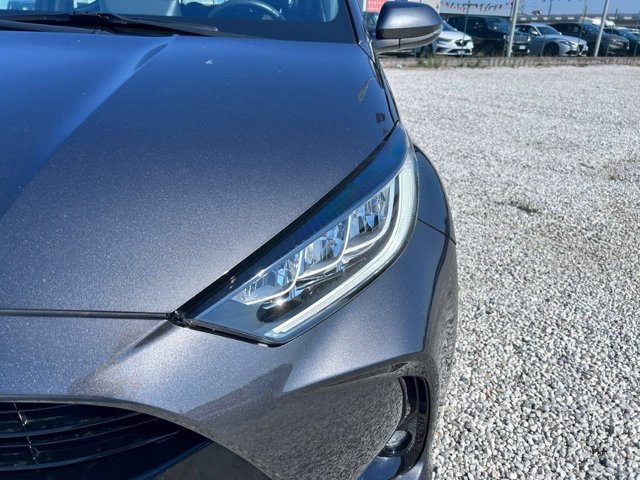 TOYOTA Yaris 1.0 trend