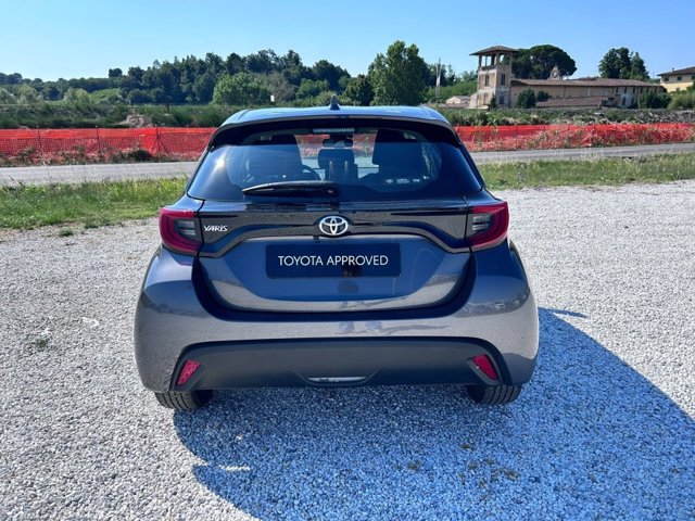 TOYOTA Yaris 1.0 trend