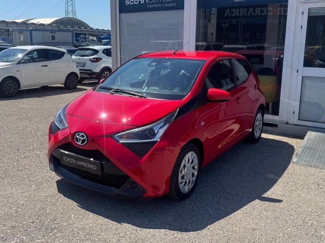 TOYOTA Aygo 5p 1.0 x-play m-mt 72cv