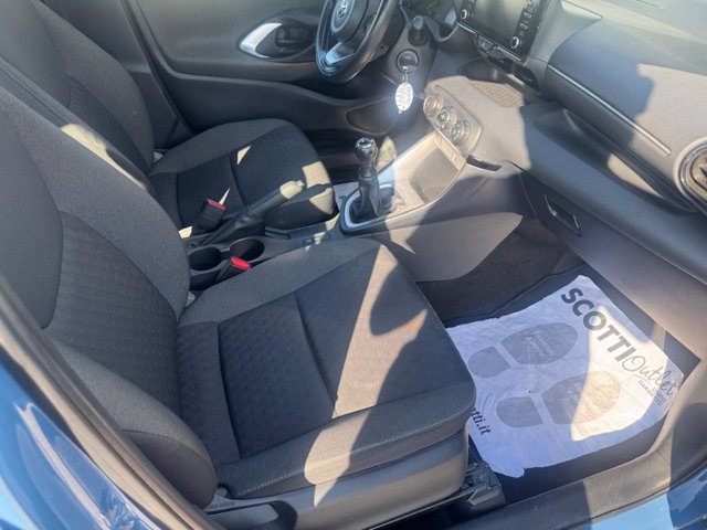 TOYOTA Yaris 1.0 active