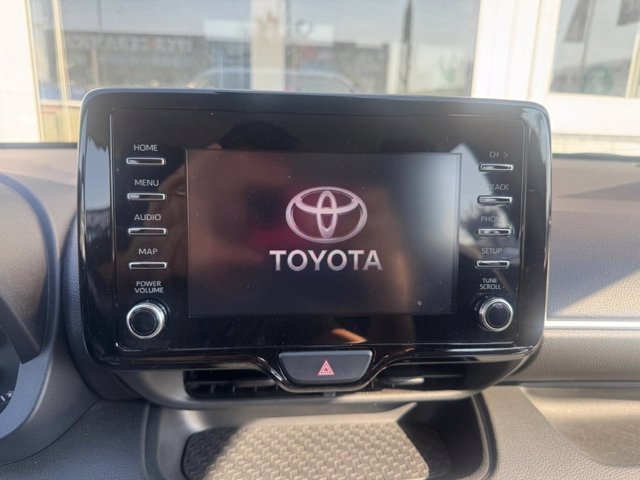 TOYOTA Yaris 1.0 active
