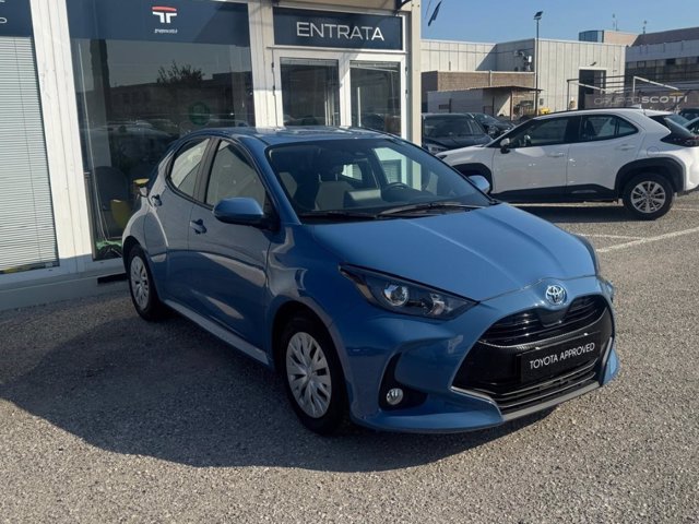 TOYOTA Yaris 1.0 active