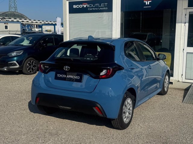 TOYOTA Yaris 1.0 active