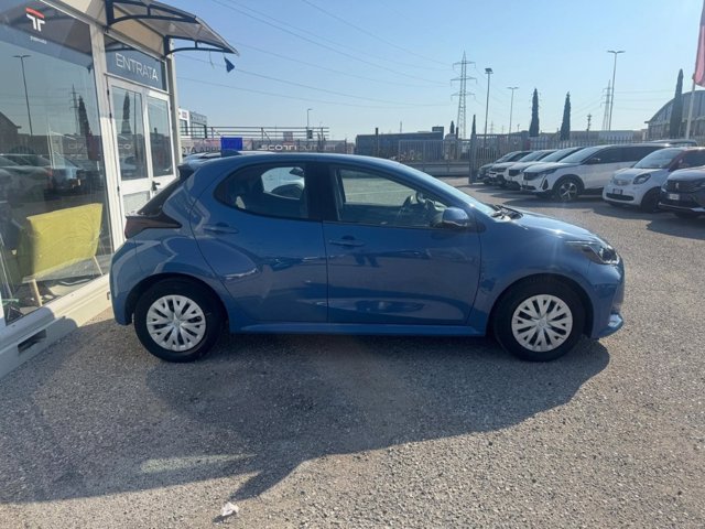 TOYOTA Yaris 1.0 active