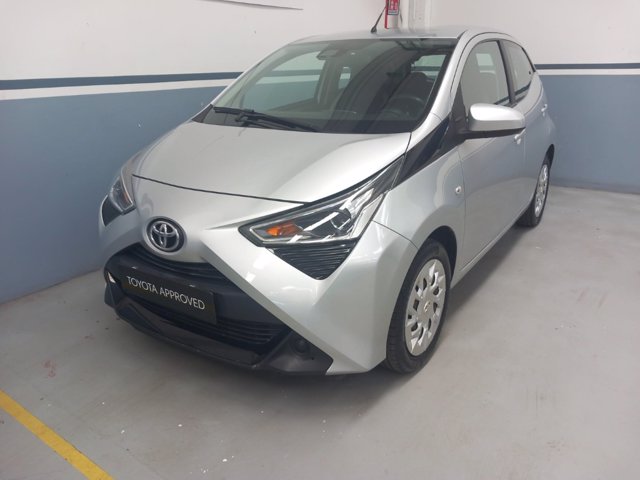 TOYOTA Aygo 5p 1.0 x-play m-mt 72cv