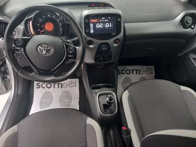 TOYOTA Aygo 5p 1.0 x-play m-mt 72cv