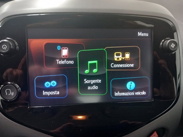 TOYOTA Aygo 5p 1.0 x-play m-mt 72cv