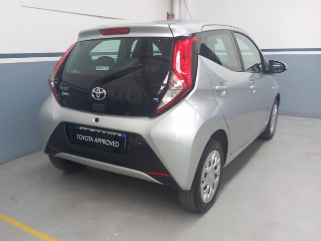 TOYOTA Aygo 5p 1.0 x-play m-mt 72cv