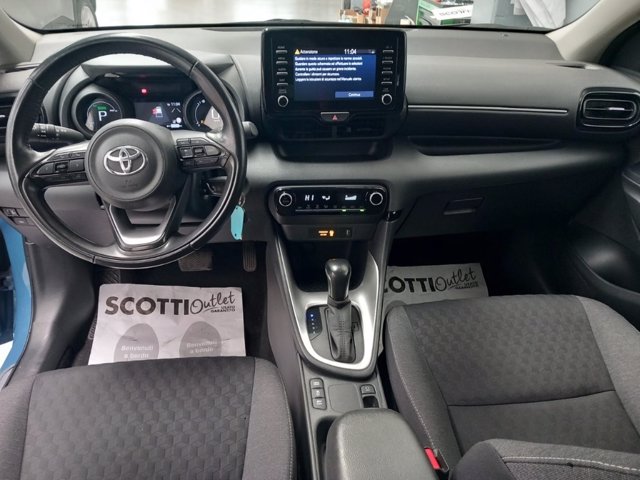 TOYOTA Yaris 1.5h trend