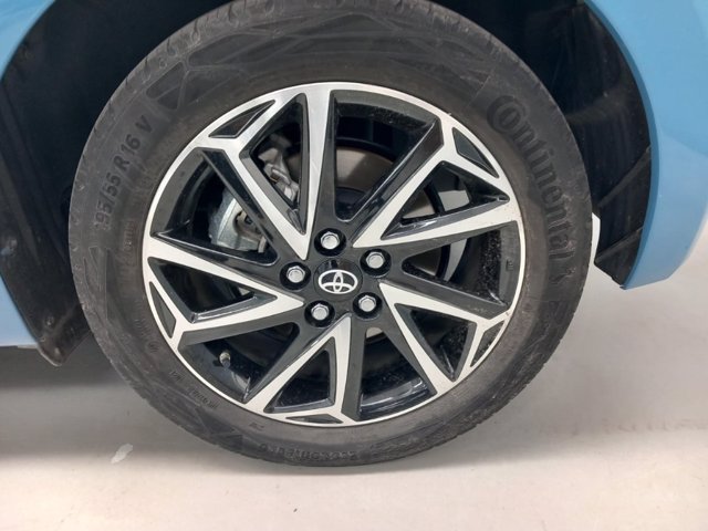 TOYOTA Yaris 1.5h trend