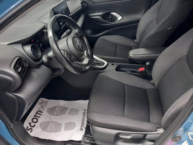 TOYOTA Yaris 1.5h trend