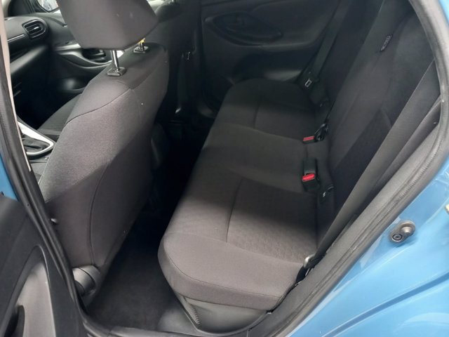 TOYOTA Yaris 1.5h trend