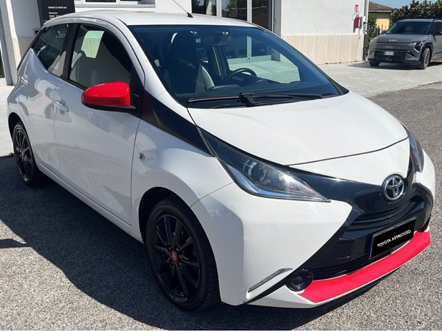 TOYOTA Aygo Connect 1.0 VVT-i 72 CV 5 porte x-fun