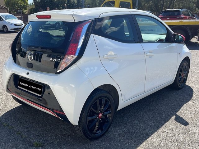 TOYOTA Aygo Connect 1.0 VVT-i 72 CV 5 porte x-fun