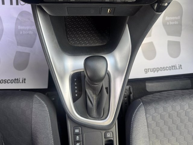 TOYOTA Yaris 1.5h active