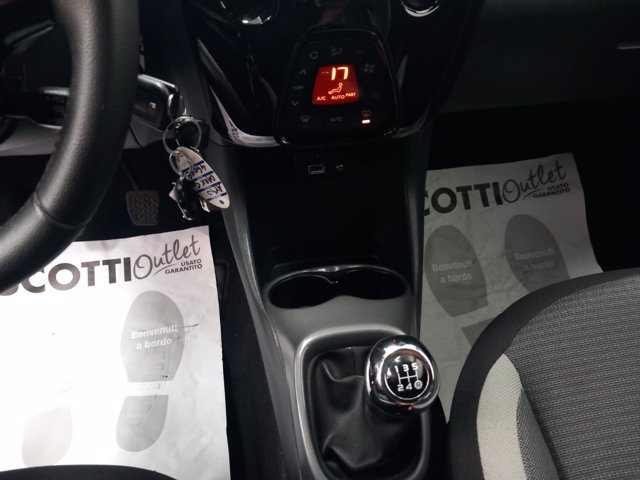 TOYOTA Aygo 5p 1.0 x-play 72cv
