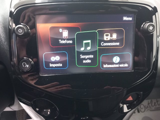 TOYOTA Aygo 5p 1.0 x-play 72cv