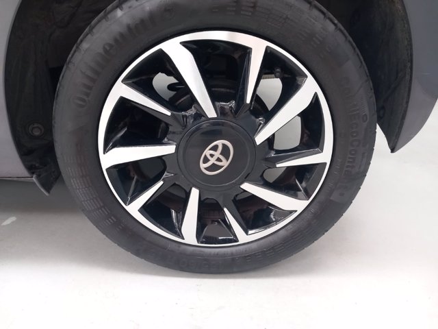 TOYOTA Aygo 5p 1.0 x-play 72cv