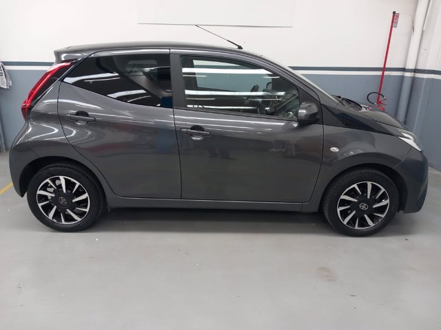 TOYOTA Aygo 5p 1.0 x-play 72cv