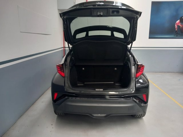 TOYOTA C-hr 1.8h lounge e-cvt