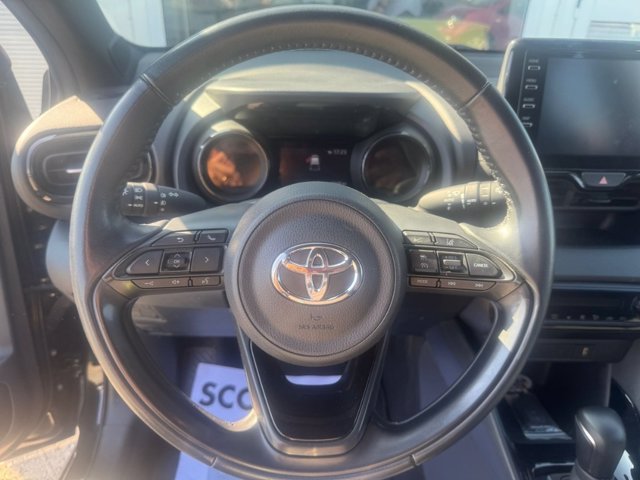 TOYOTA Yaris 1.5h lounge