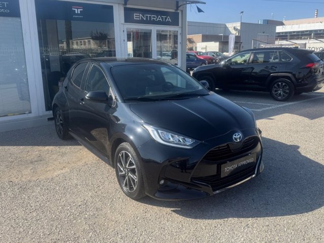 TOYOTA Yaris 1.5h lounge