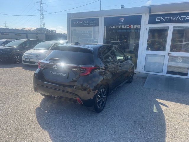 TOYOTA Yaris 1.5h lounge
