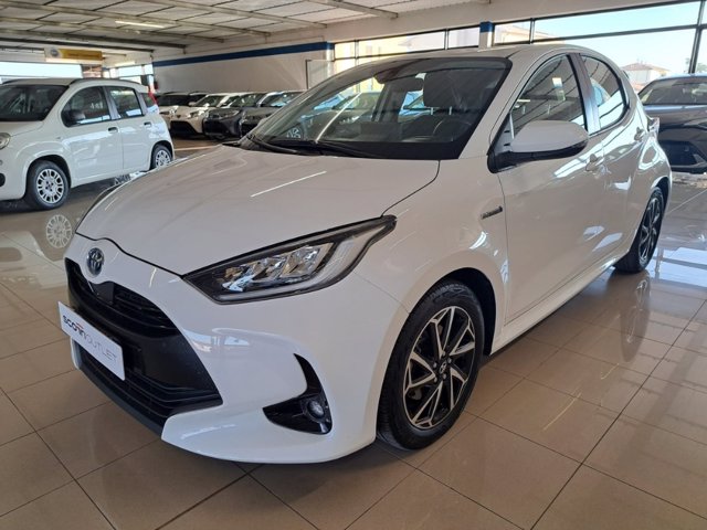 TOYOTA Yaris 1.5h trend