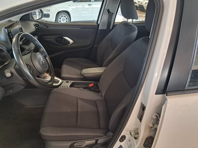 TOYOTA Yaris 1.5h trend